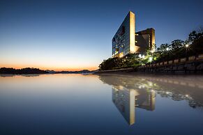 Hidden Bay Hotel