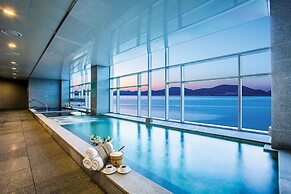 Hidden Bay Hotel