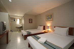 MR Holidays Hotel