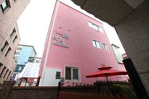 ARI House - Hostel