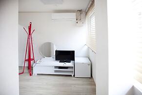 ARI House - Hostel