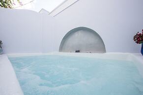 Blue Waves Hotel