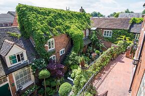 The Greyhound Coaching Inn