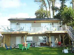Bayside Inn & Waterfront Suites