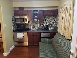 Bayside Inn & Waterfront Suites
