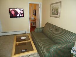 Bayside Inn & Waterfront Suites