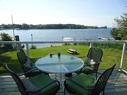 Bayside Inn & Waterfront Suites