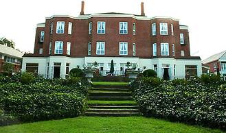 Redlands Hotel