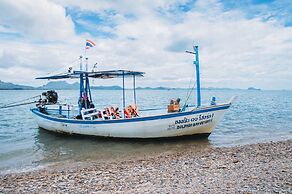 Dolphin Bay Beach Resort