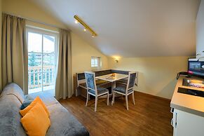 Crystls Aparthotel