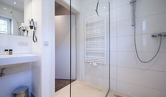 Crystls Aparthotel