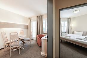 Crystls Aparthotel