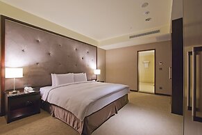 CHECK Inn Taichung LaiLai