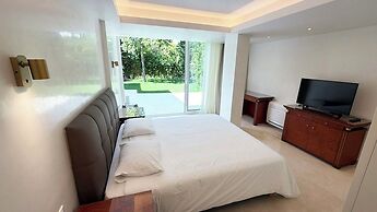 Theoxenia House Hotel