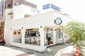 Marin-A Hotel
