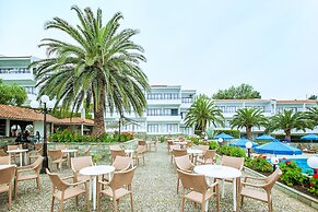 Xenios Port Marina Hotel