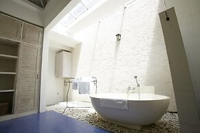Artemis Villa and Hotel