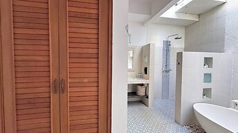 Artemis Villa and Hotel