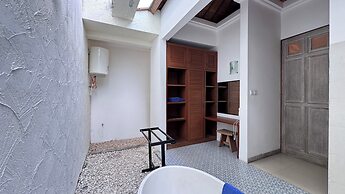 Artemis Villa and Hotel