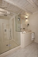 Allure Suites