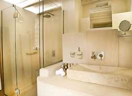 Allure Suites