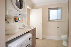 Airport Apartments by Vetroblu