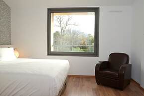 Hotel 96