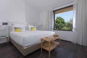 Hotel 96