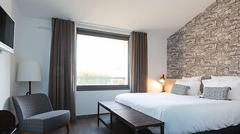 Hotel 96