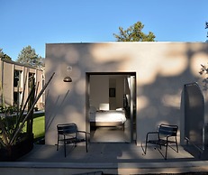 Hotel 96