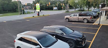 Arnprior Motor Inn