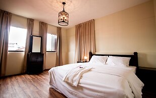 8 Boutique By The Sea