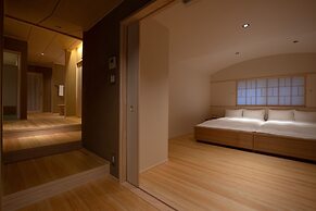 Nara Kasugaokuyama Tsukihitei