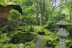 Nara Kasugaokuyama Tsukihitei