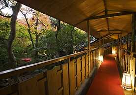 Nara Kasugaokuyama Tsukihitei