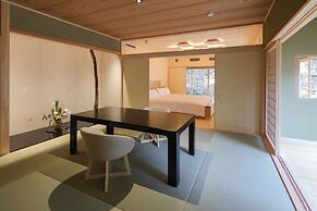 Nara Kasugaokuyama Tsukihitei