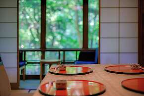 Nara Kasugaokuyama Tsukihitei
