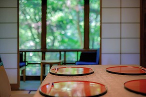 Nara Kasugaokuyama Tsukihitei