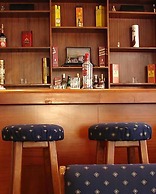Evans Hotel