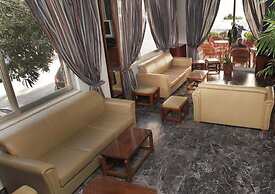 Evans Hotel