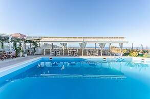 Pela Mare Hotel