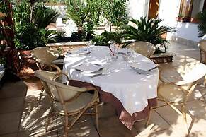 Mandetta Hotel