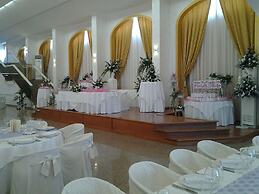 Kiris Hotel