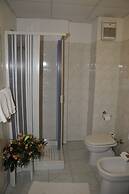 Kiris Hotel