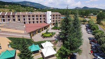 Kiris Hotel
