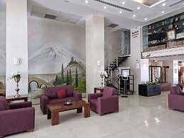 Ararat Hotel
