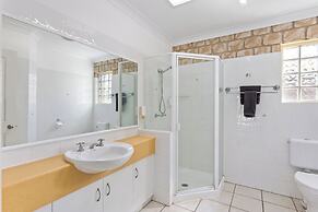 Great Divide Motor Inn
