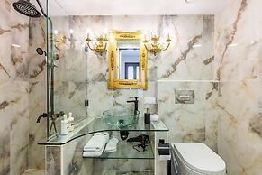 Villa Pera Suite Hotel