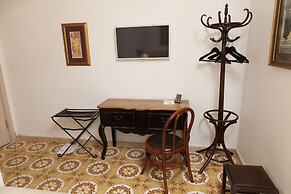 Villa Pera Suite Hotel