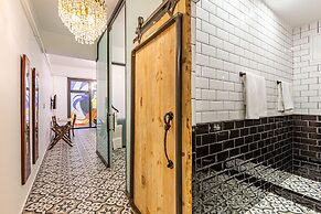 Villa Pera Suite Hotel